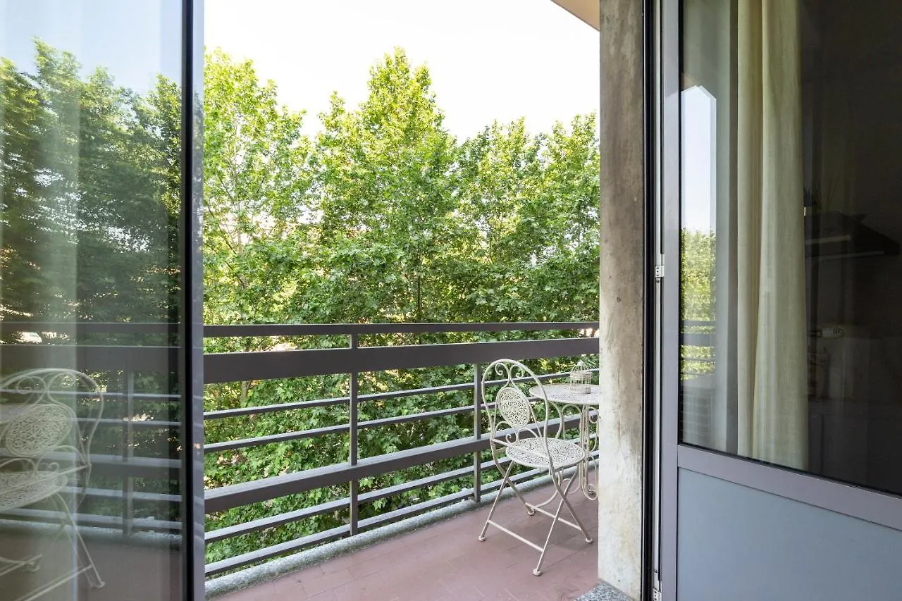 Milano Calvairate Balcony Apt